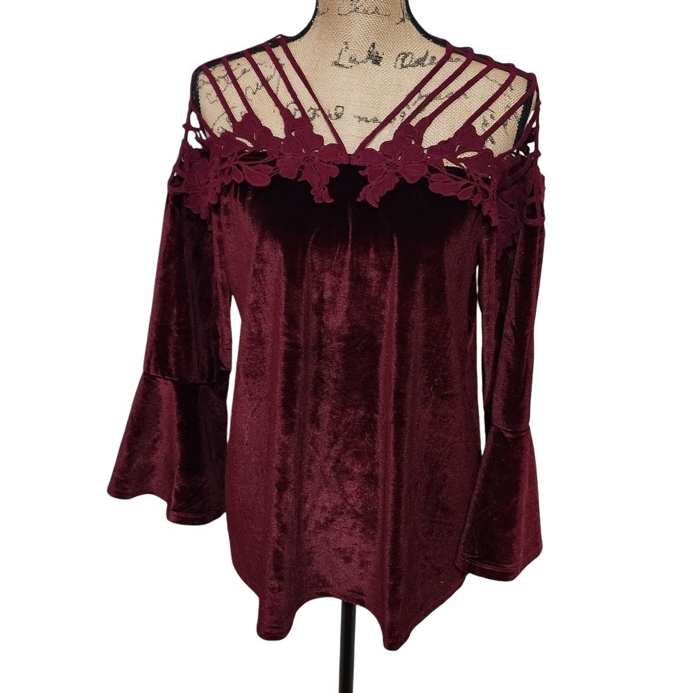 Entro Burgundy Velvet Lace Strappy Cold Shoulder Bell Sleeve Top ENT8388 Size M